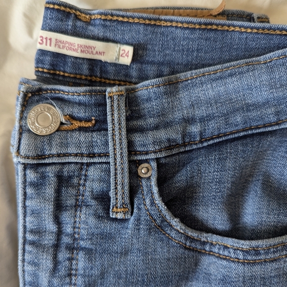 Levi's 311 Shaping Skinny Jeans Size 24 Medium Blue - Picture 4 of 5